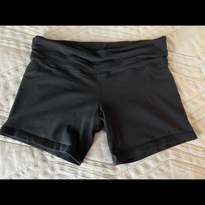 Lululemon Groove Shorts - Bike Shorts